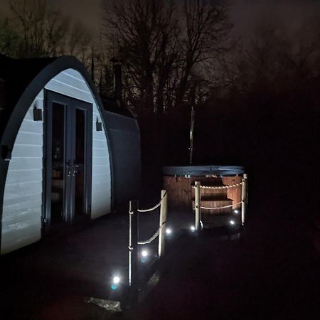 Villa Emlyn'S Coppice - Luxury Woodland Glamping Holywell  Exterior foto