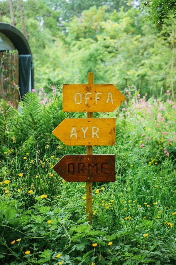 Villa Emlyn'S Coppice - Luxury Woodland Glamping Holywell  Exterior foto