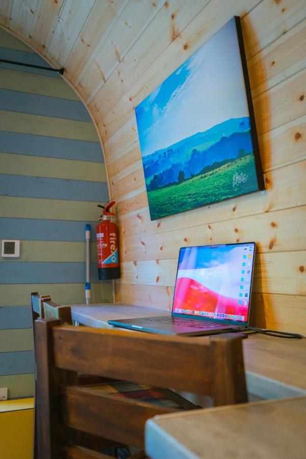 Villa Emlyn'S Coppice - Luxury Woodland Glamping Holywell  Exterior foto
