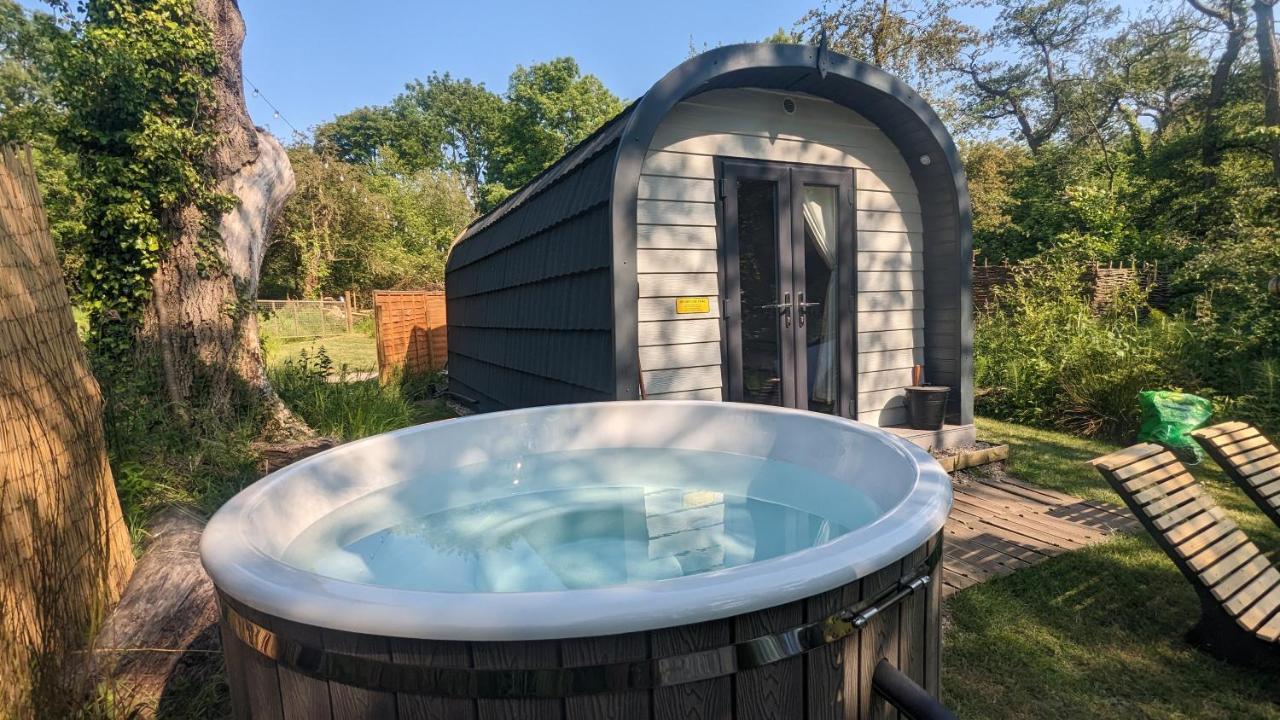 Villa Emlyn'S Coppice - Luxury Woodland Glamping Holywell  Exterior foto