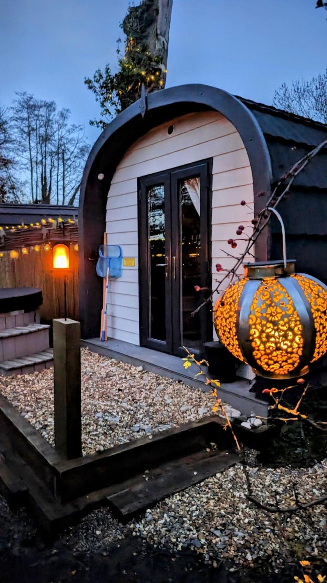 Villa Emlyn'S Coppice - Luxury Woodland Glamping Holywell  Exterior foto