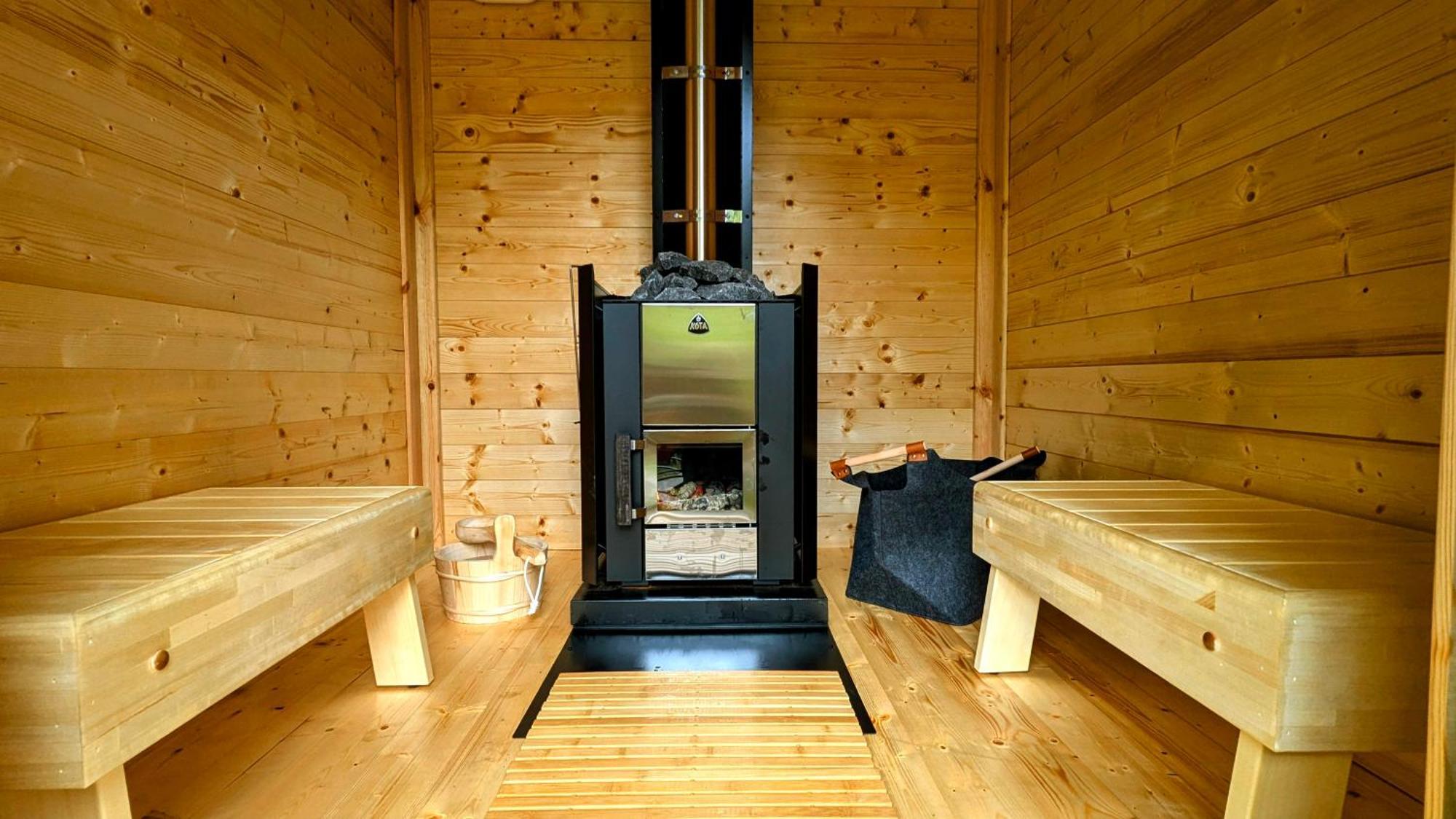 Villa Emlyn'S Coppice - Luxury Woodland Glamping Holywell  Exterior foto