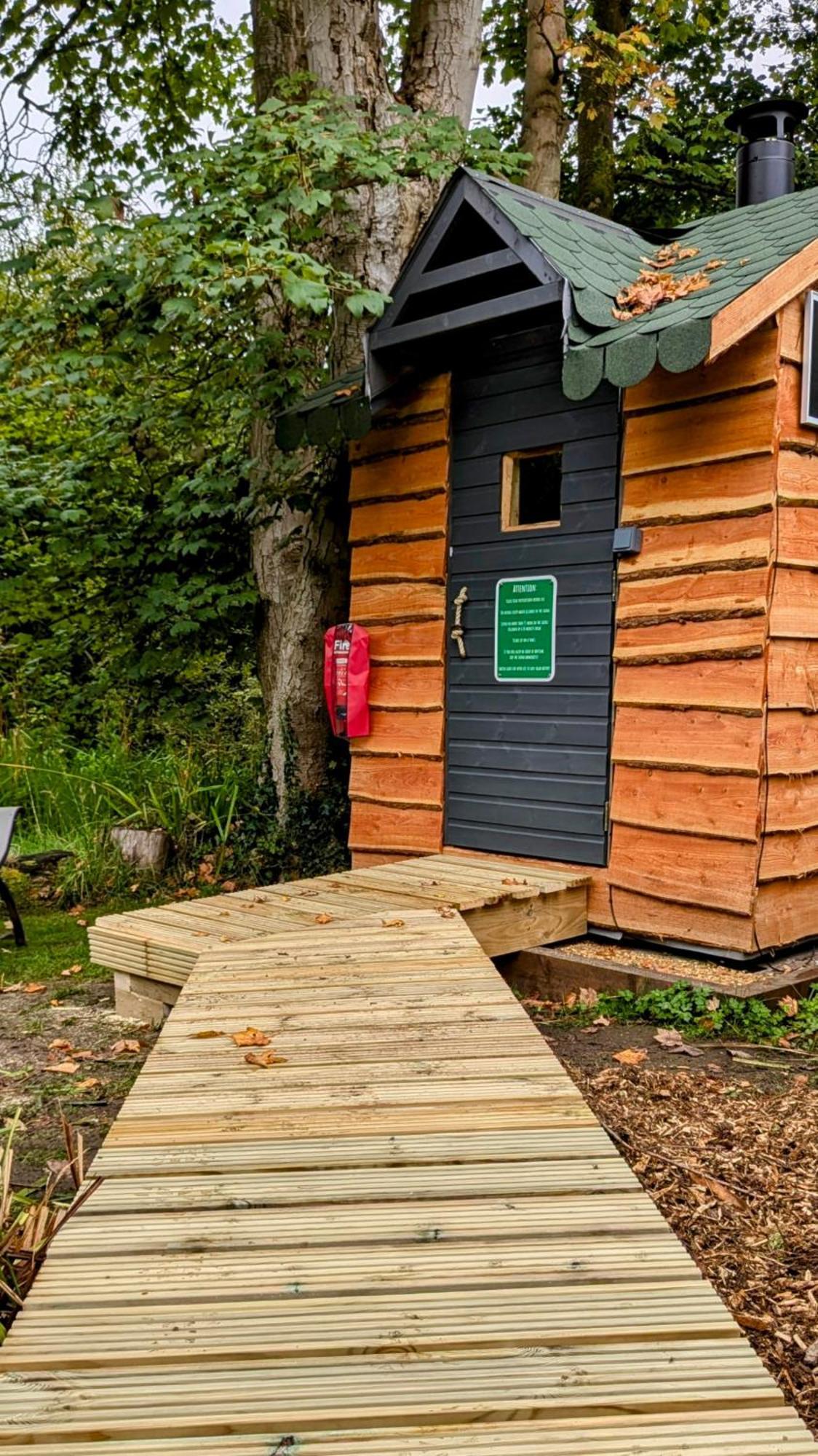 Villa Emlyn'S Coppice - Luxury Woodland Glamping Holywell  Exterior foto