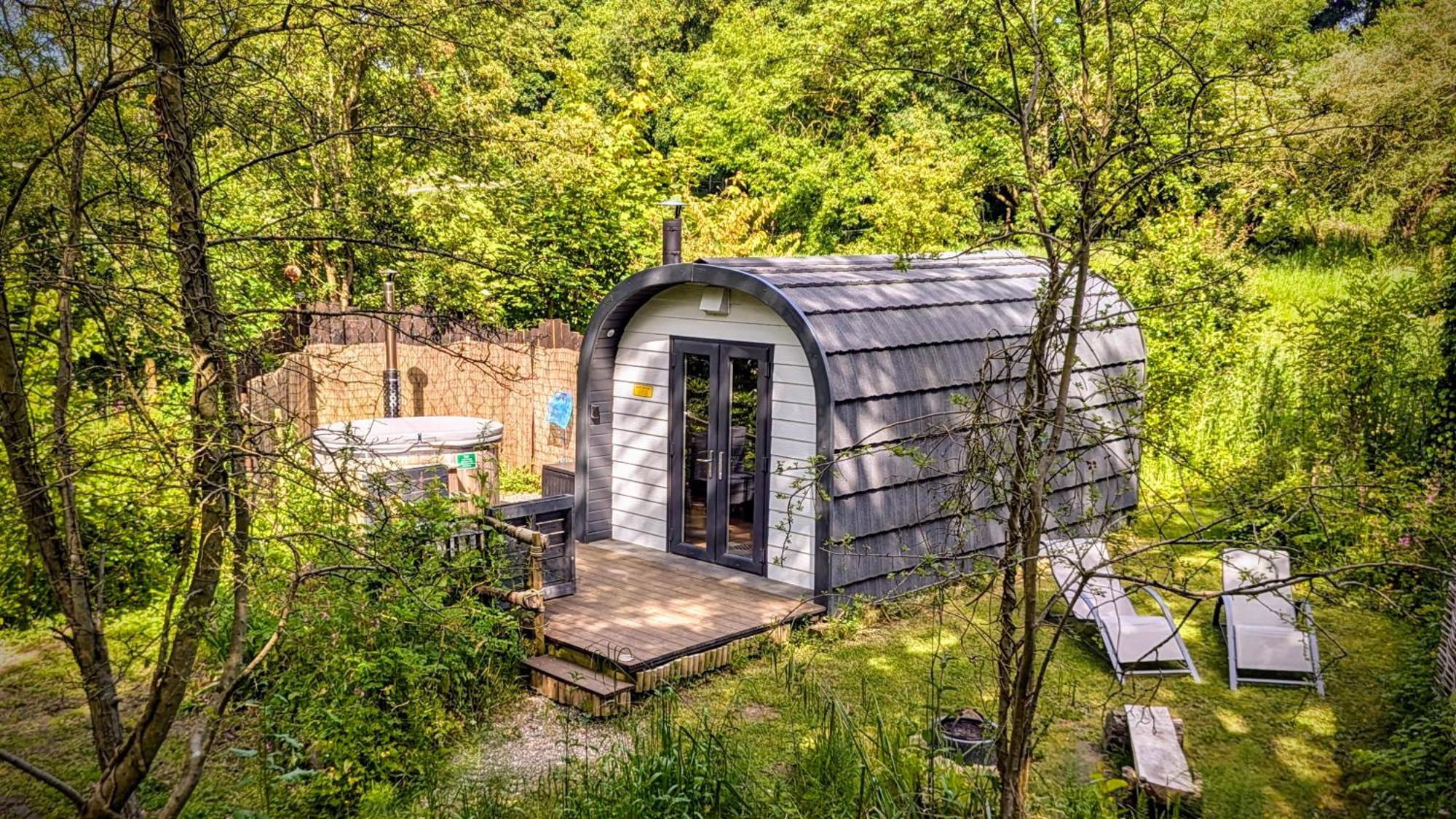 Villa Emlyn'S Coppice - Luxury Woodland Glamping Holywell  Exterior foto